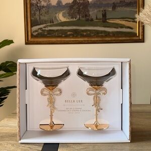 NWT: Bella Lux - Set of 2 Cocktail Glasses, Gold and Rhinestone Bows 🎀🥂